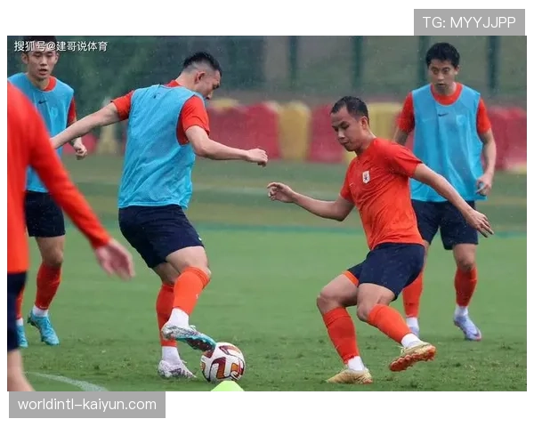 替补席遮阳与降温方案正在优化 避免非比赛球员遭受热损伤